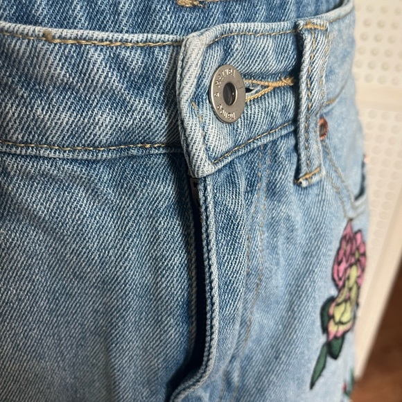 Dance&Marvel Mini Floral Embroidery Denim Skirt. Size small. - Picture 5 of 8